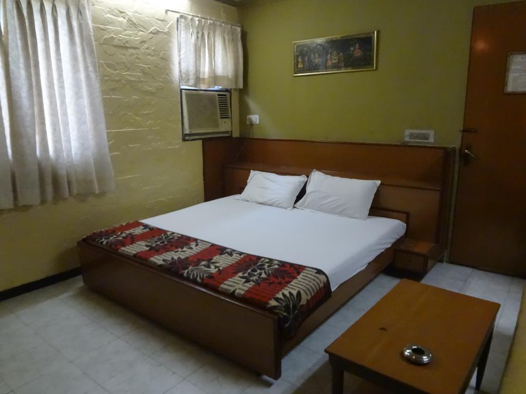 Hotel Happy Home Βομβάη Εξωτερικό φωτογραφία